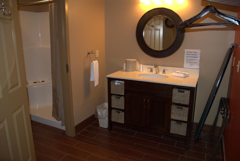 Put-In-Bay Victory Station Hotel Exterior foto